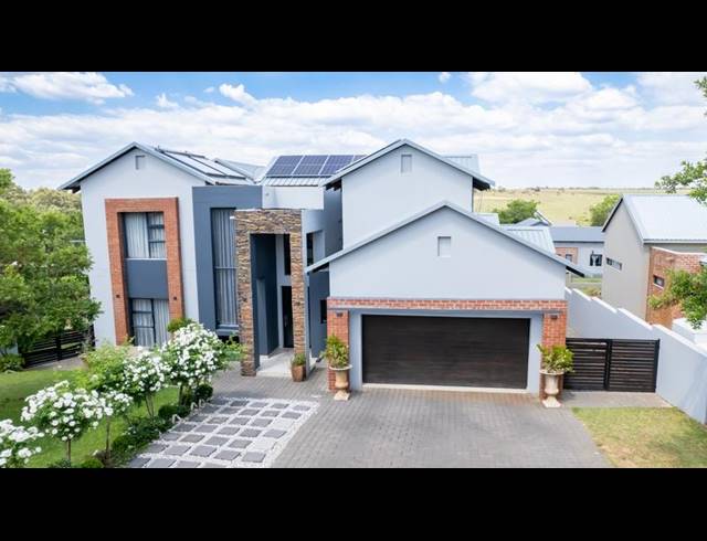 5 BEDROOM HOUSE FOR SALE IN COPPERLEAF ESTATE